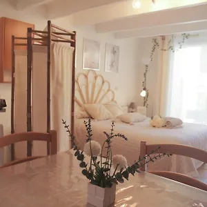 Appartement Locatonyc Lou Jaunet Maisonnette Climatisée Terrasse Parking Wifi, Villeneuve-Loubet